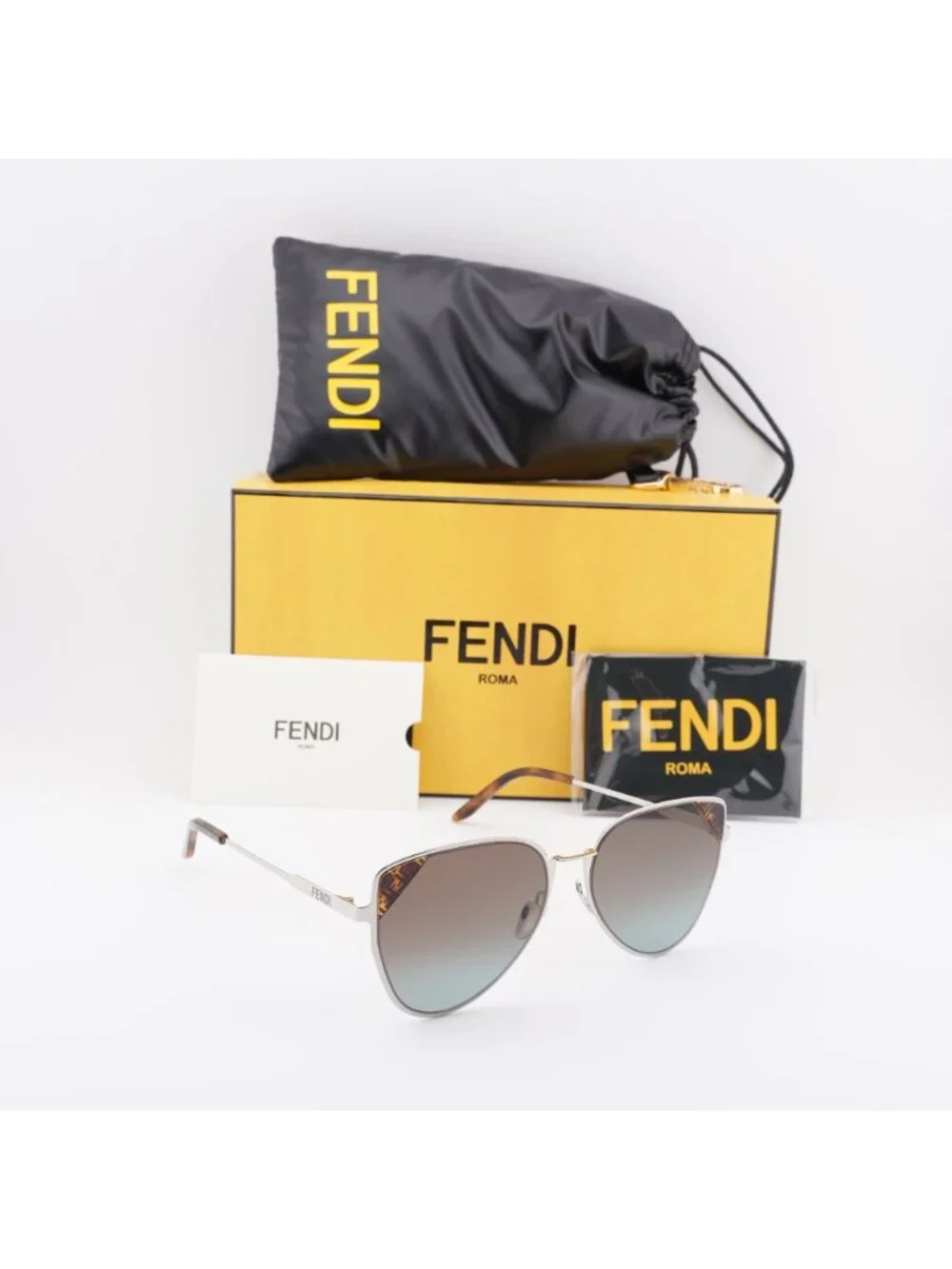 Fendi model fe40189u